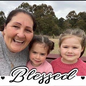 Meet your Posher, Emilia